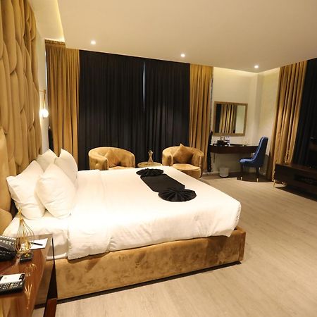 The Orchard Hotel Lahore Room photo