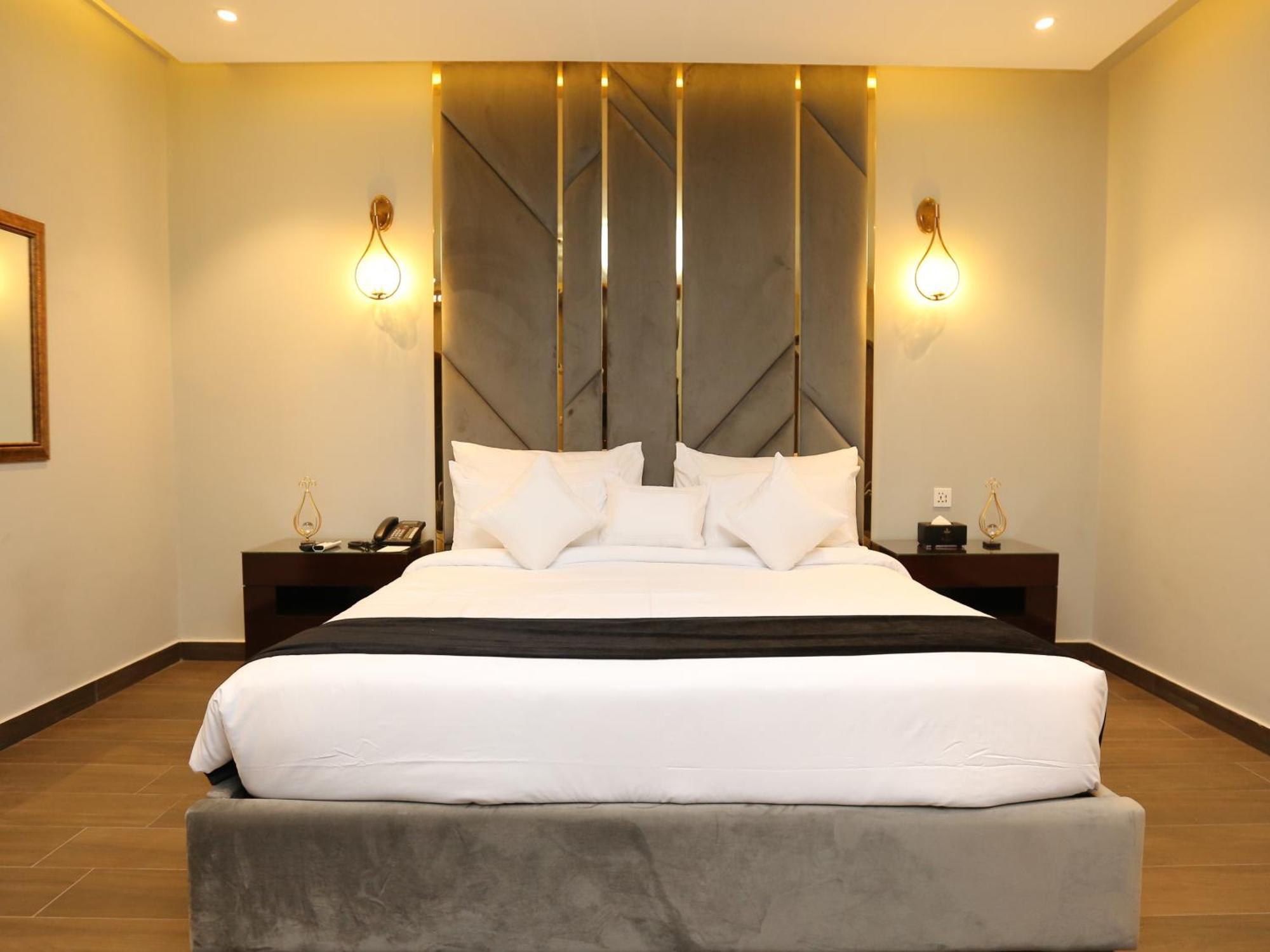 The Orchard Hotel Lahore Room photo