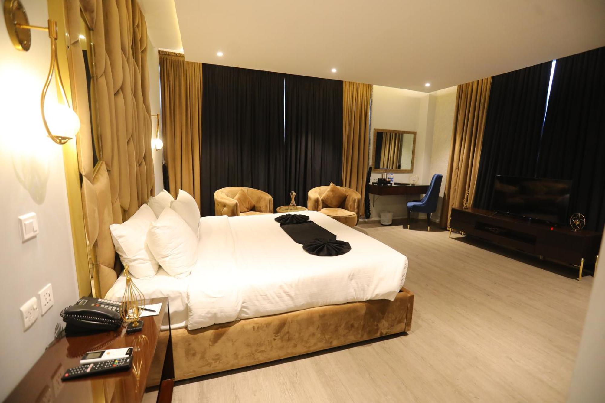 The Orchard Hotel Lahore Room photo