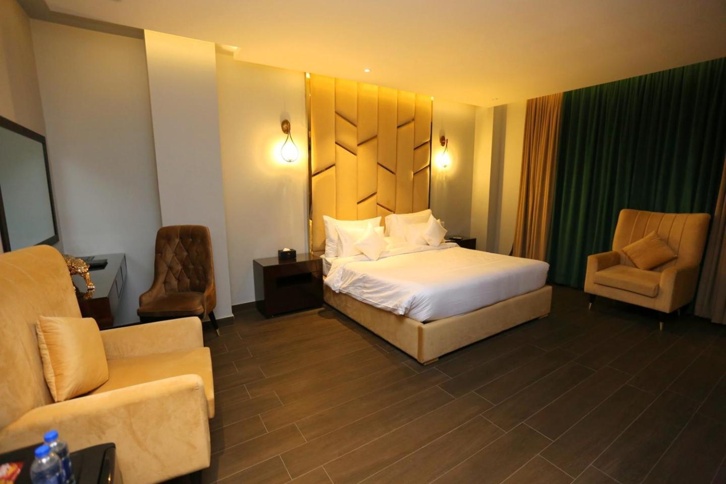 The Orchard Hotel Lahore Room photo